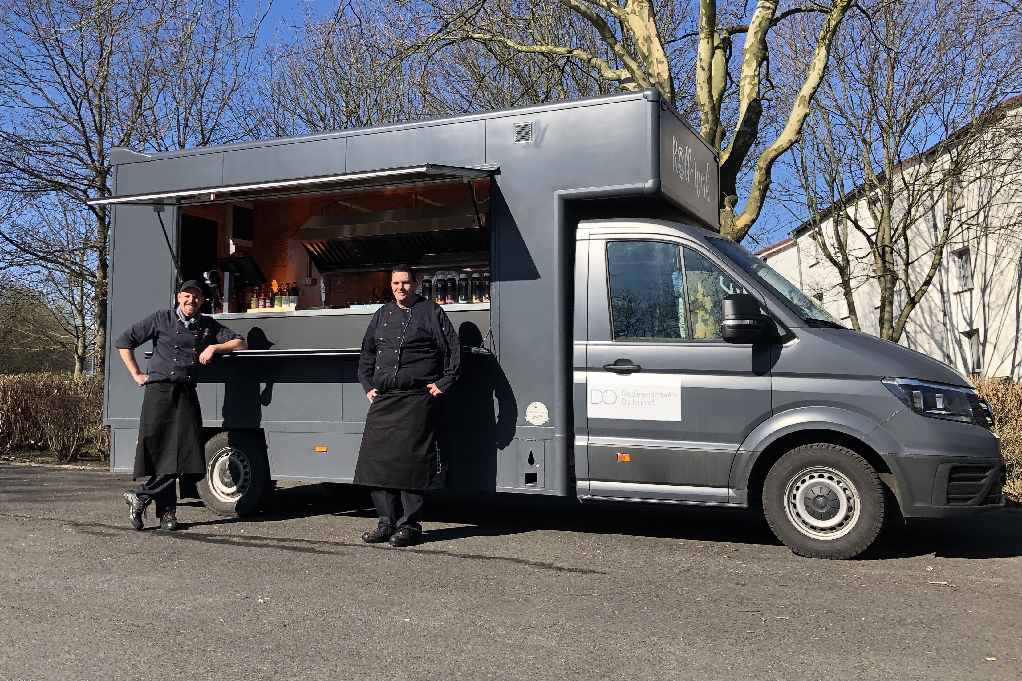 Der Food Truck mit dem Personal.