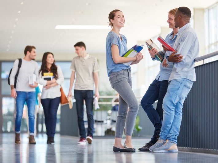 Gruppe junge Studenten