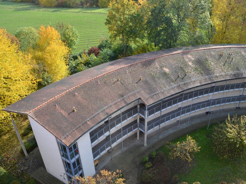 Die Wohnanlage Am Gardenkamp 43,45 des Studierendenwerks Dortmund, Blick aus der Vogelperspektive..