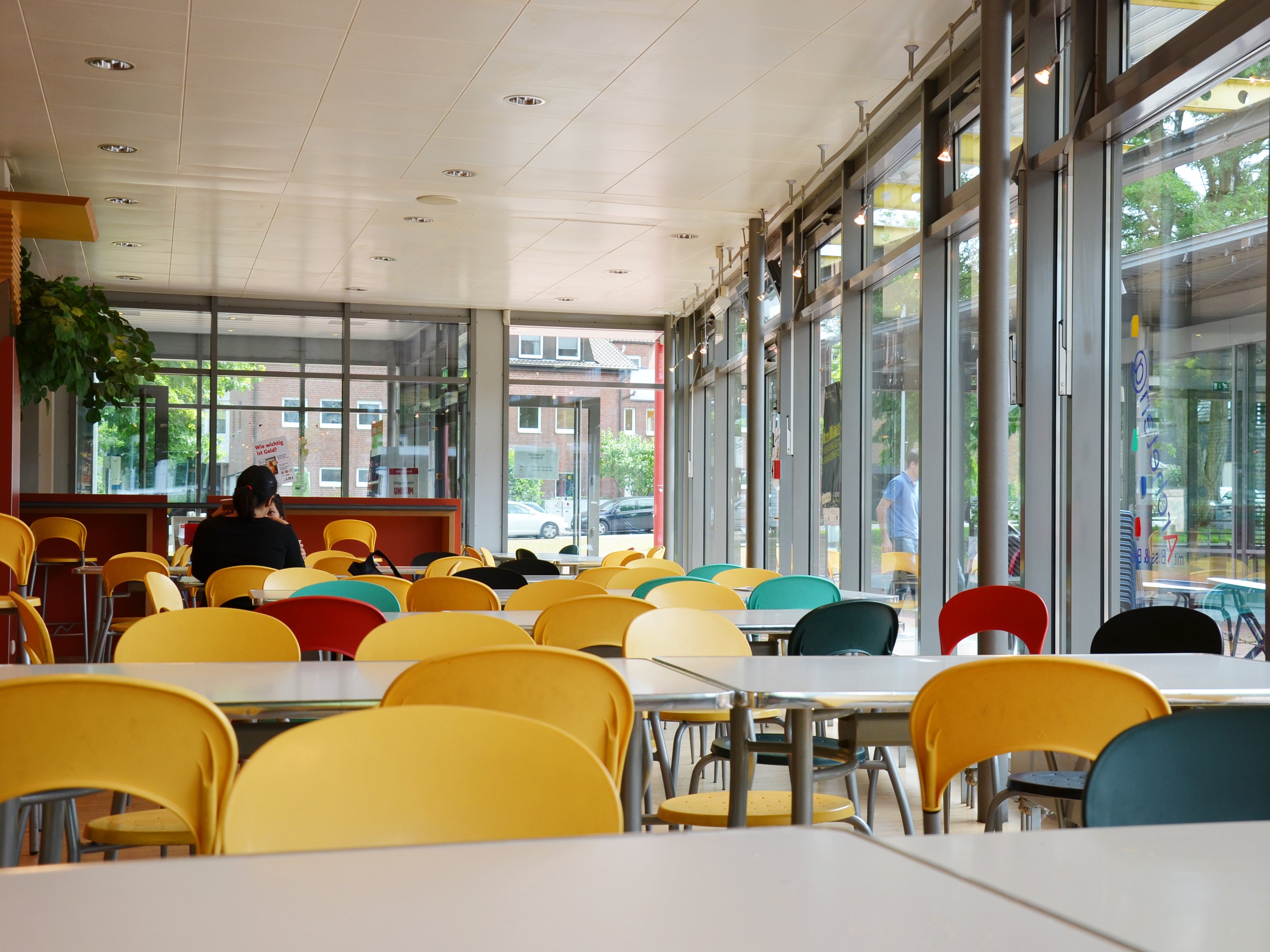 Blick in den Gastraum der Archeteria auf dem Campus Süd in Dortmund