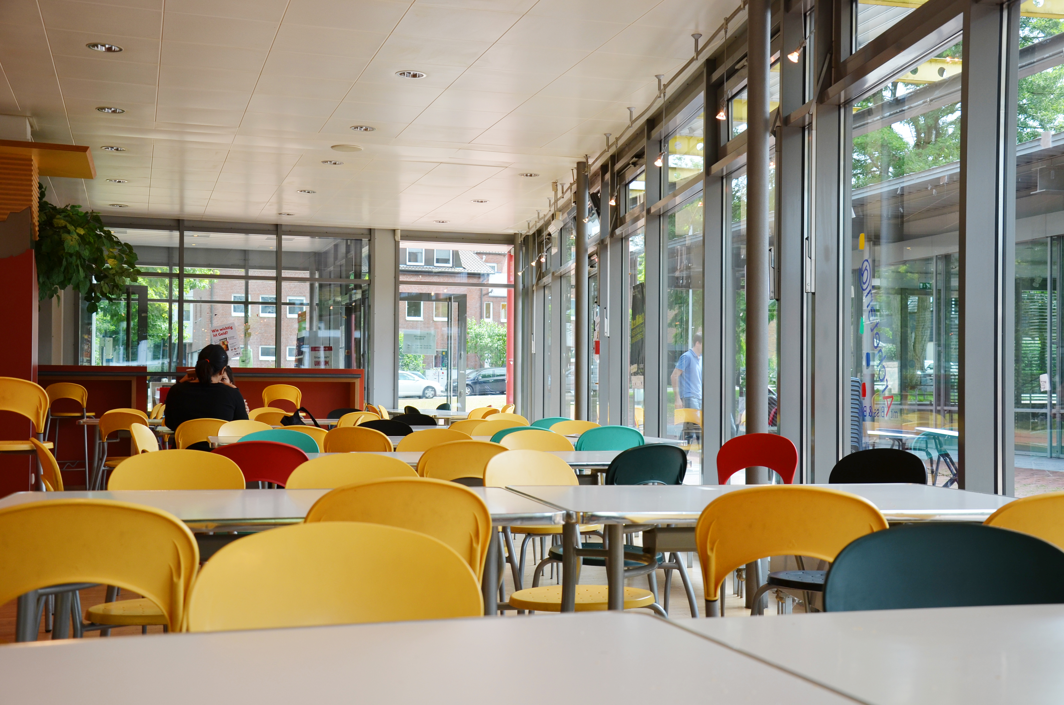 Blick in den Gastraum der Archeteria auf dem Campus Süd in Dortmund