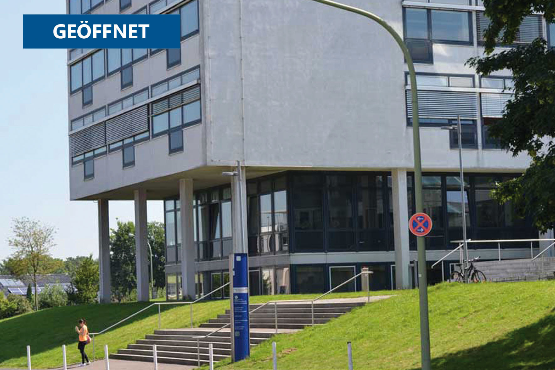 Blick zum Eingang des Snack it von außen