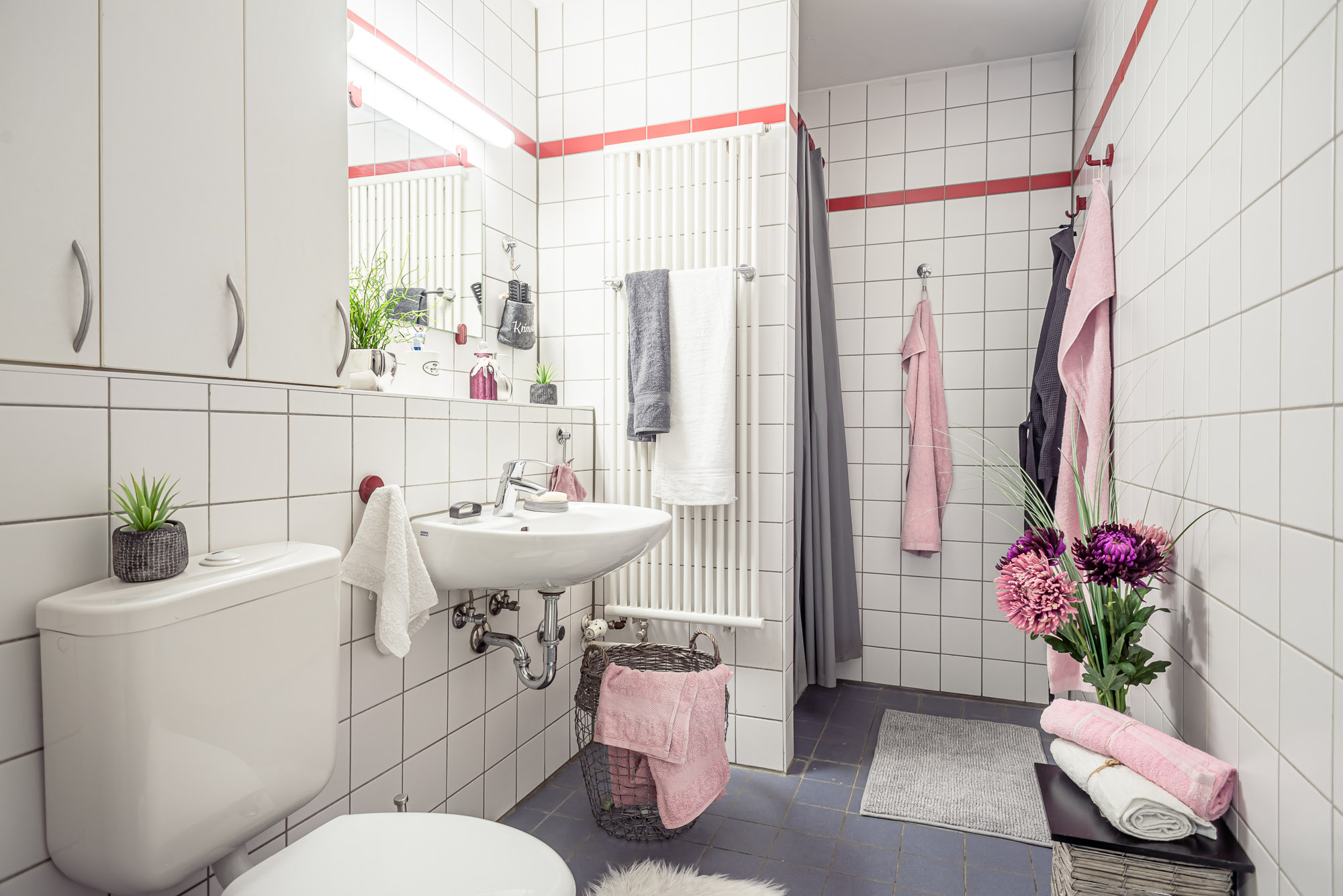 Blick in ein WG-Badezimmer in der Wohnanlage Ostenbergstraße 101.