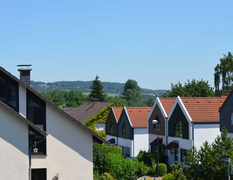 Wohnanlage des Studierendenwerks in Hagen, Blick in die grüne Nachbarschaft.