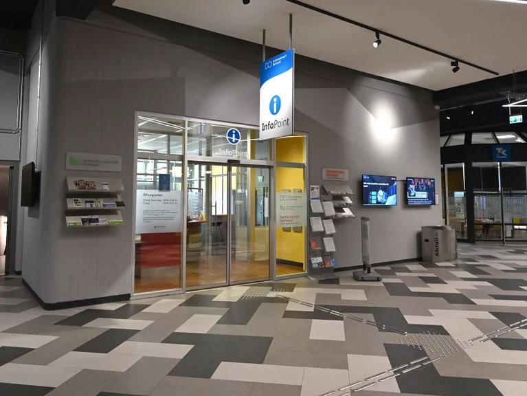 Der InfoPoint im Mensa-Foyer
