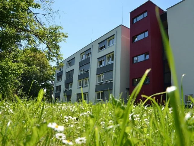 Ostenbergstraße 97, 99, 101